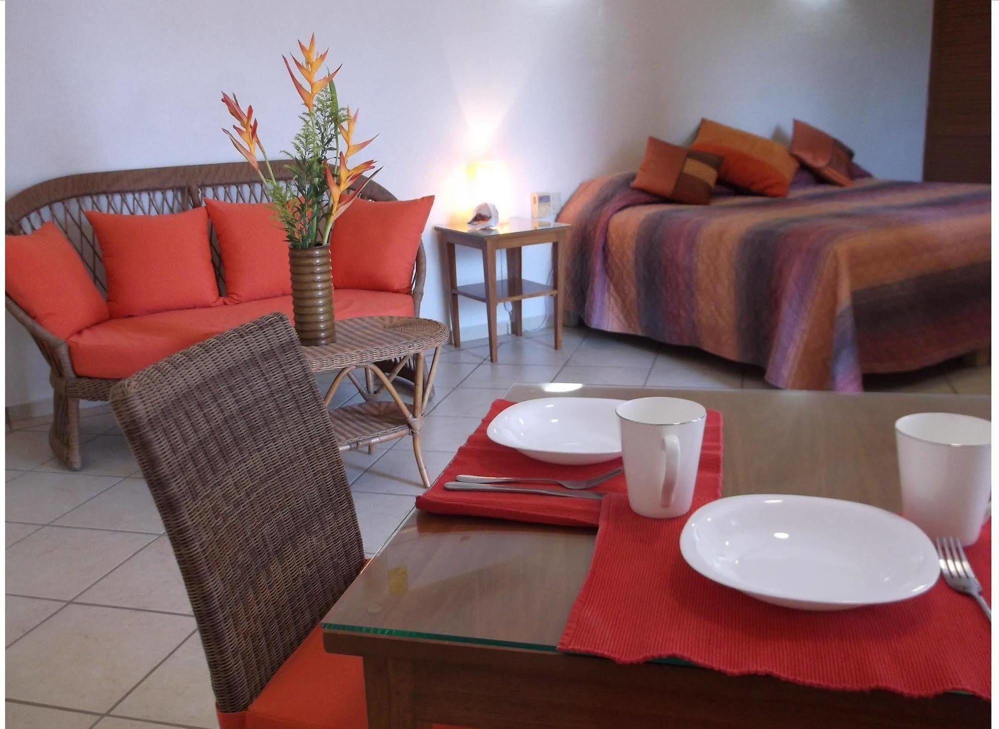 Hotel Casa Misifus Barra de Navidad Esterno foto