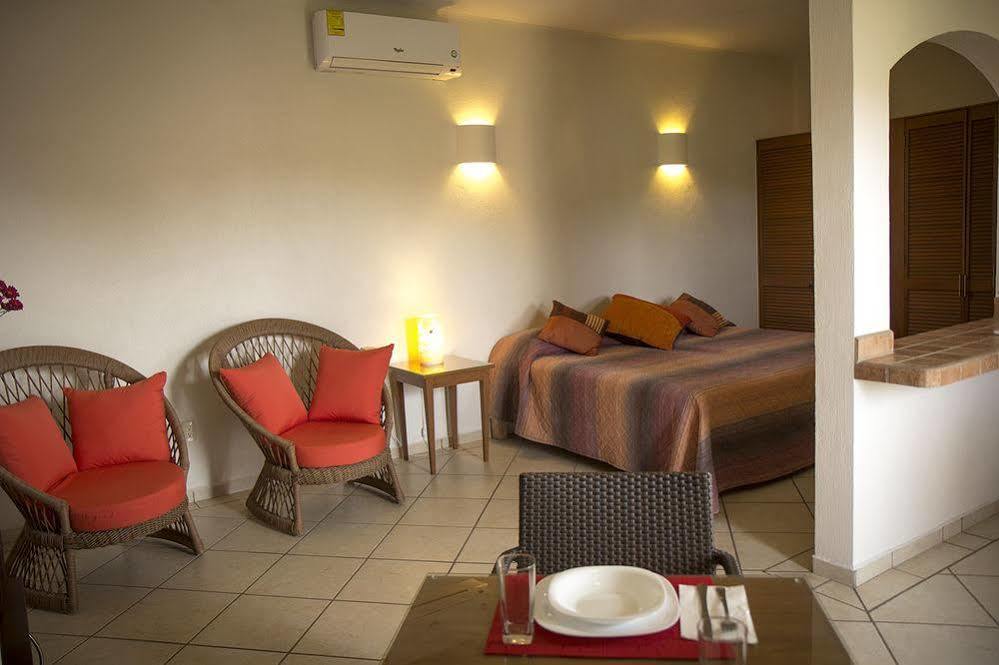 Hotel Casa Misifus Barra de Navidad Esterno foto